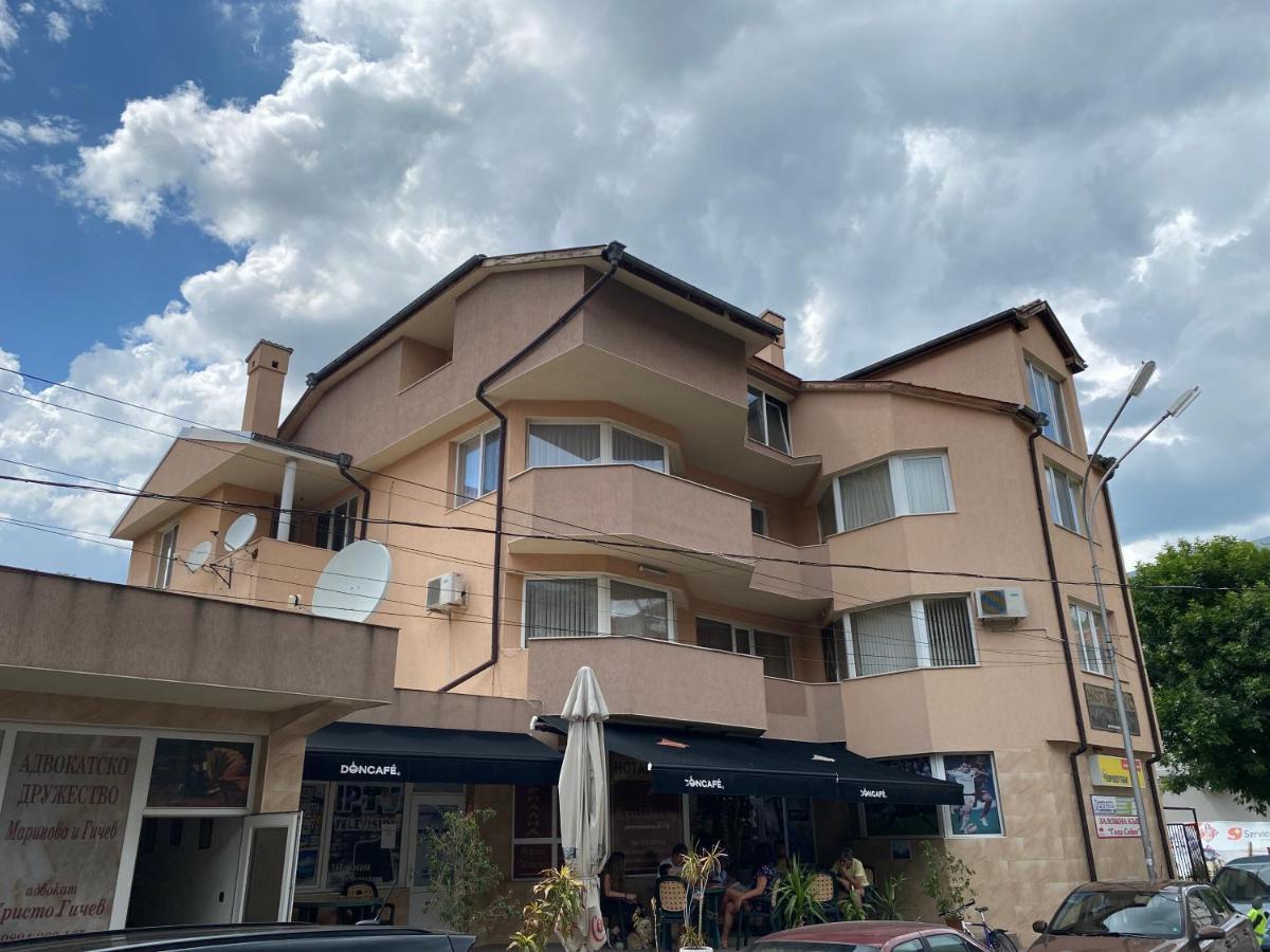 Стаи За Гости Маринови Provadiya Buitenkant foto