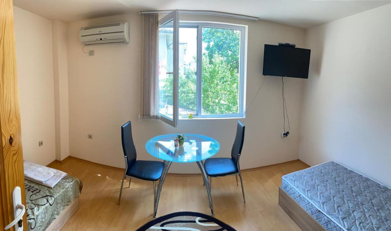 Стаи За Гости Маринови Provadiya Buitenkant foto