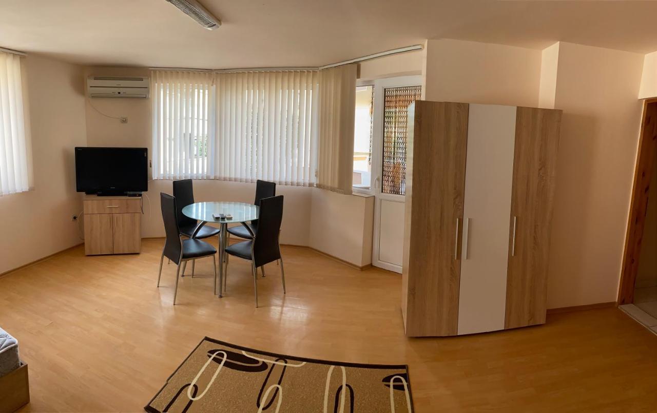Стаи За Гости Маринови Provadiya Buitenkant foto